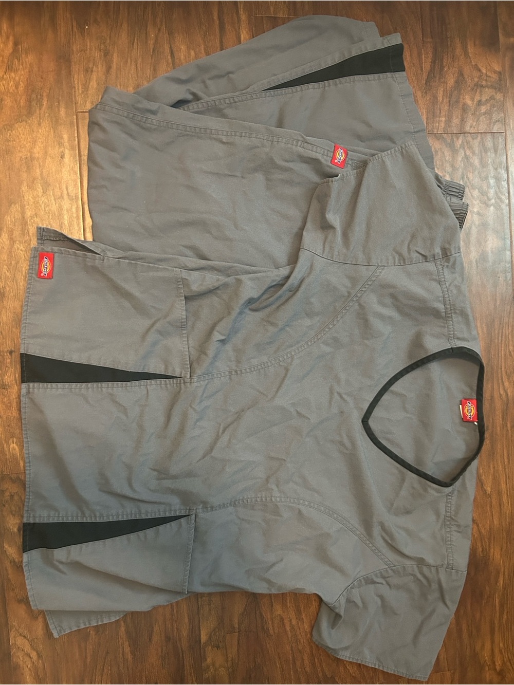 Dickies Women’s Scrub Set Gray and Black